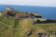 Blick auf die „Kapelle” von Tintagel; der Teil,m der noch auf dem Festland liegt.